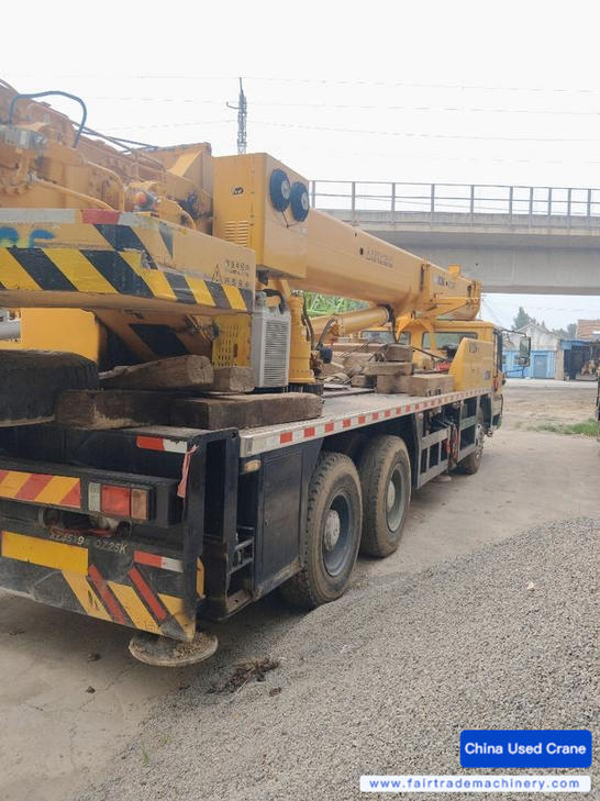 Buy XCMG 25K Used Crane / 1
